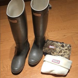 Tall Brown Hunter Rain Boots - Size 8